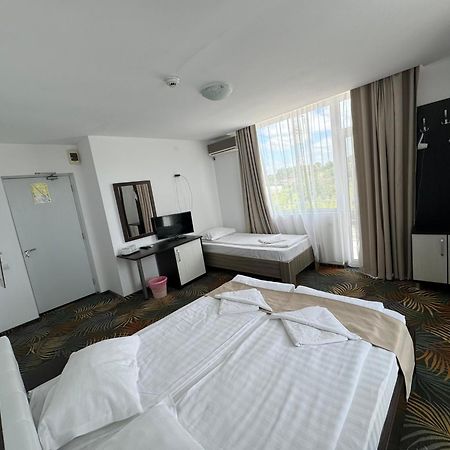 קוסטינסטי Babylonia Resort מראה חיצוני תמונה
