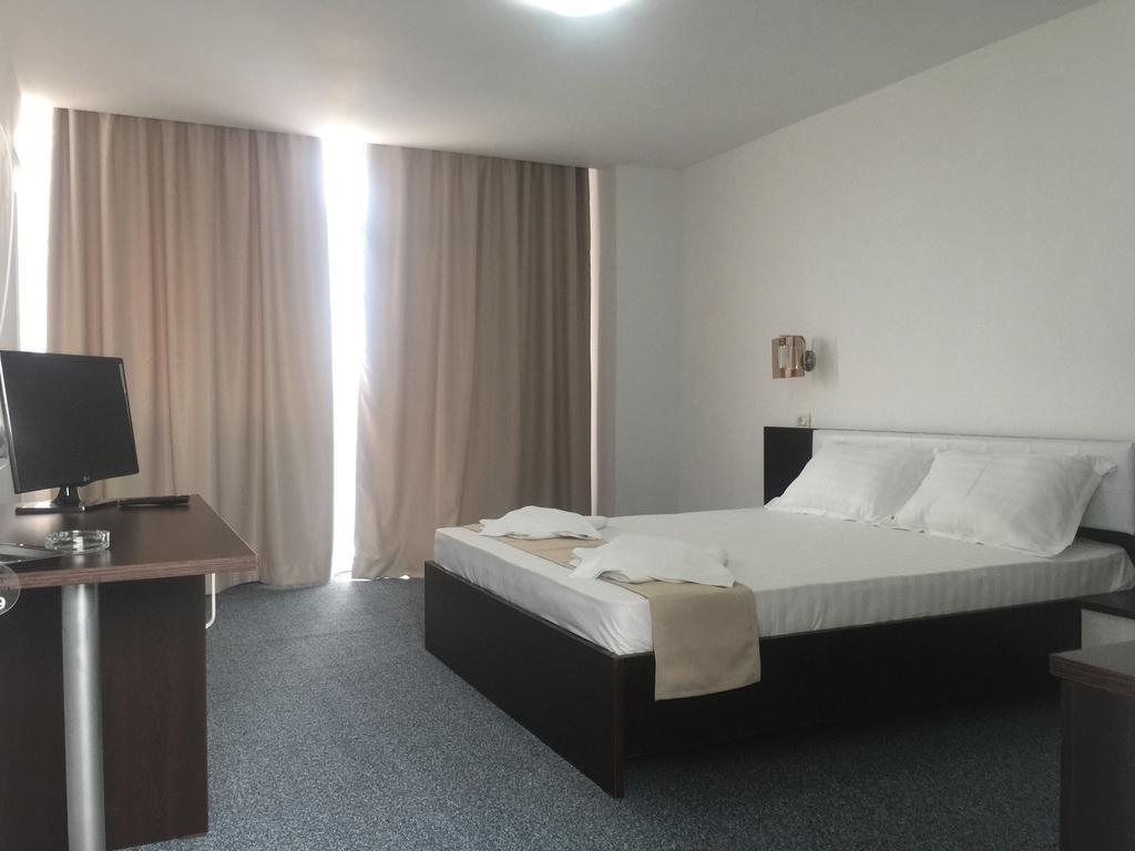 קוסטינסטי Babylonia Resort מראה חיצוני תמונה