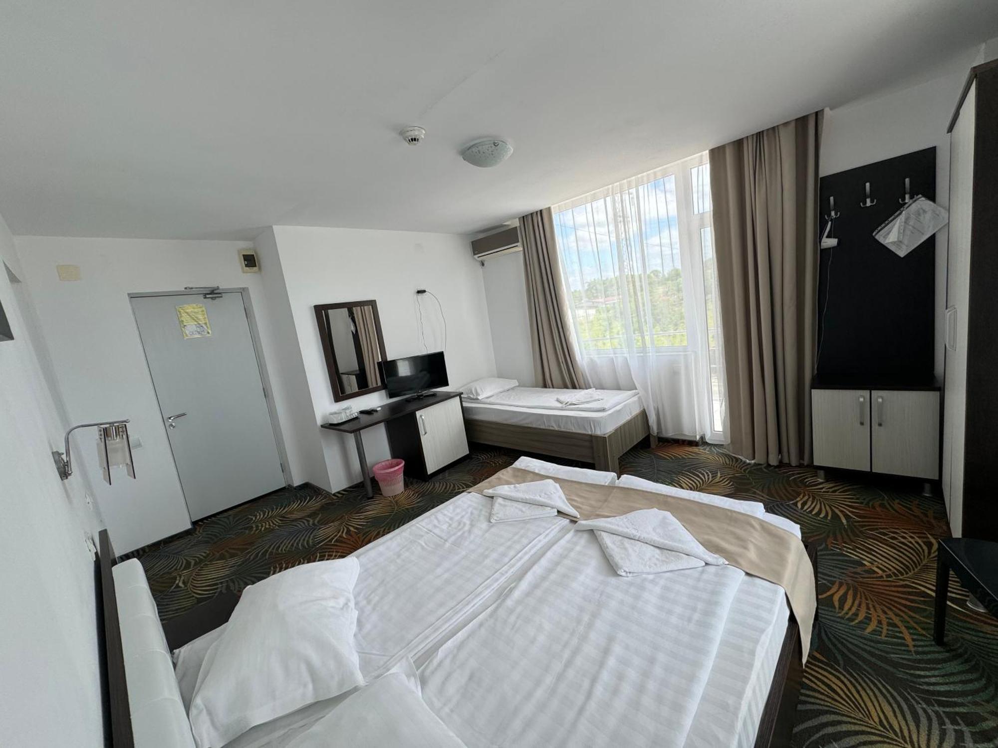 קוסטינסטי Babylonia Resort מראה חיצוני תמונה