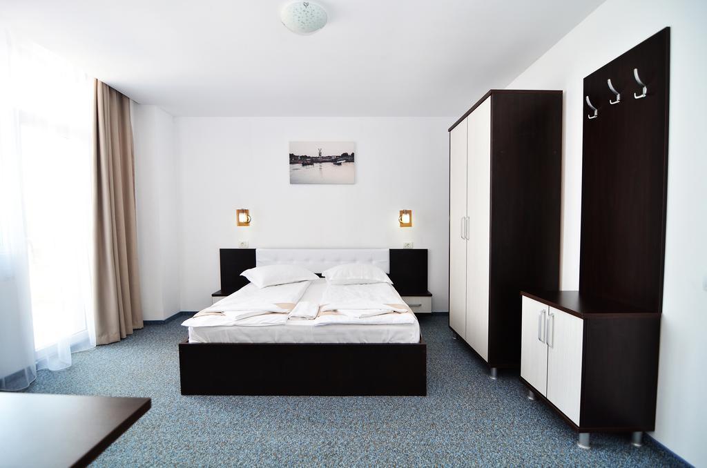 קוסטינסטי Babylonia Resort מראה חיצוני תמונה